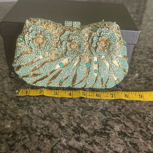 Gold and pale Green high quality Embellished Clutch NWT - Picture 8 of 13